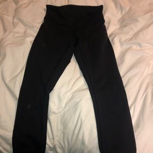 Black crop lulu lemon leggings!